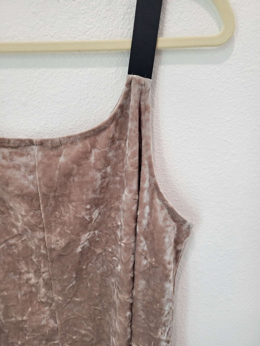 Capsule Velvet Taupe V-Neck Top Size 12 Black Straps - Picture 6 of 6